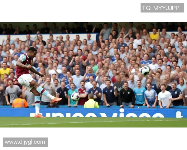 九宫格足球明星大揭秘：他们的传奇故事与场上瞬间的精彩回顾