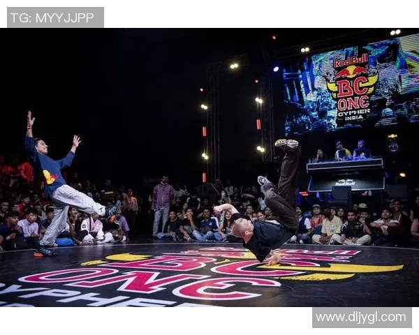 全国街舞大赛点评成都滑板队展现出色灵活性与创意表现