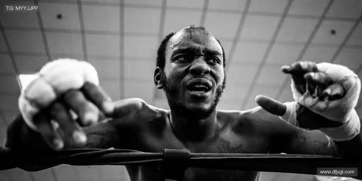 把热爱穿在身上，让每一件周边都成为你的骄傲！👕